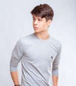 Camisa Bordado Pássaro Gola Redonda