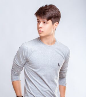 Camisa Bordado Pássaro Gola Redonda